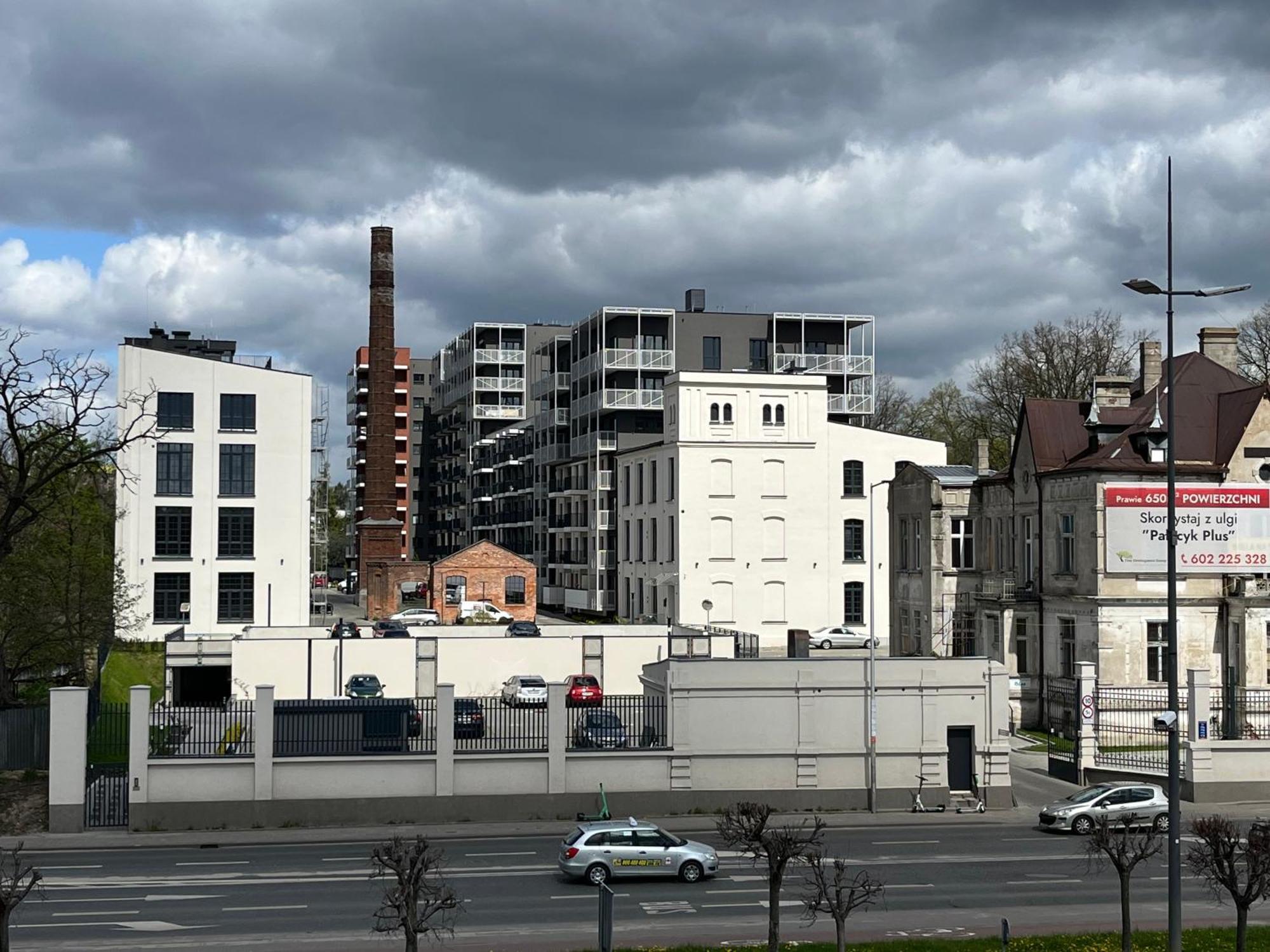 Wygodny Przy Centrum Manufaktura Z Parkingiem Apartment